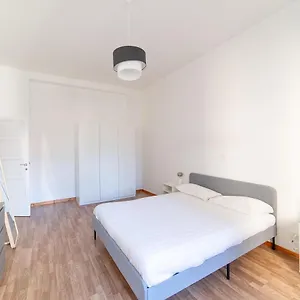 Hbhall Residenze Darsena Apartament