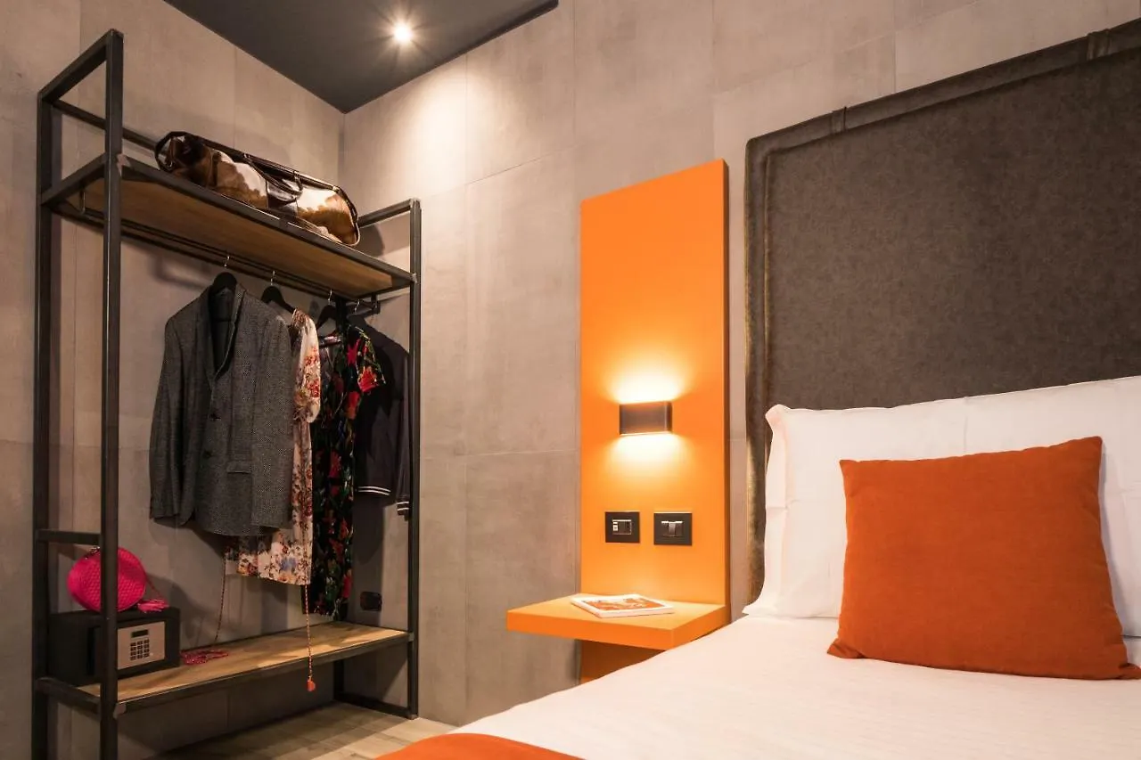 J24 Hotel Milano 4*, Mediolan